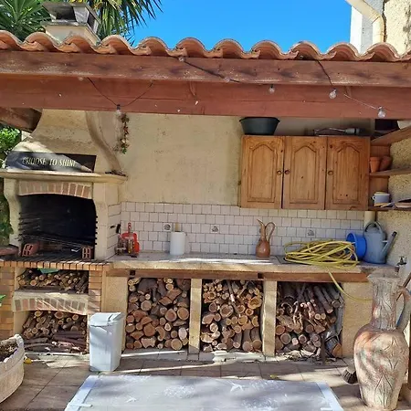 Le Ces-spacieuse Maison - Wifi Jardin - Parking Gratuit - 15min Des Plages Holiday home *
