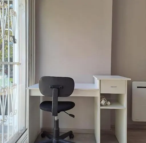 Le Ces-spacieuse Maison - Wifi Jardin - Parking Gratuit - 15min Des Plages בית נופש