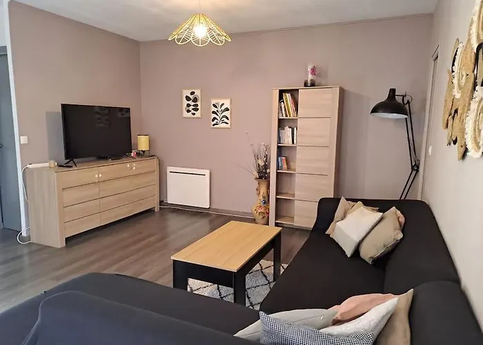 Le Ces-spacieuse Maison - Wifi Jardin - Parking Gratuit - 15min Des Plages בית נופש *